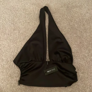 Festtopp - Snygg festtopp! Lappen är kvar