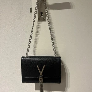 Valentino väska - Valentino väska i bra skick!