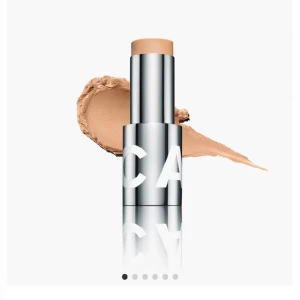 Caia smink - En bb-stick från caia cosmetics, i nyansen 30C, den är endast testad🫶🏼