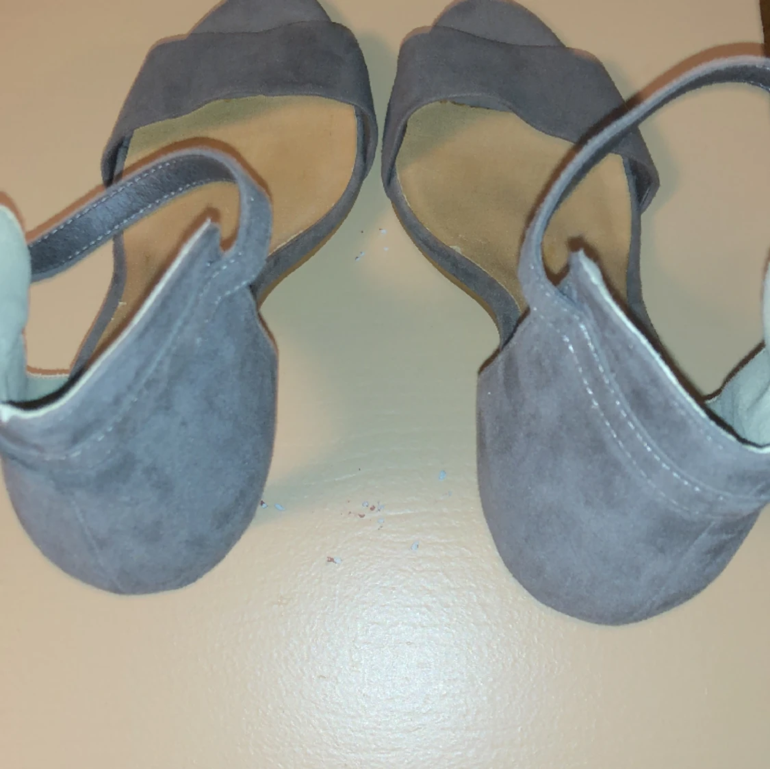 Grå högklackar  - 91