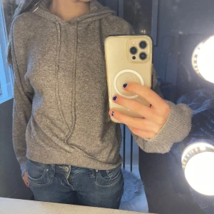 lindex hoodie  - använder inte längre den är jättefint skick❤️