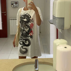 Lång T- shirt💓💓⭐️⭐️ - Tröja/ klänning typ😀😀💪