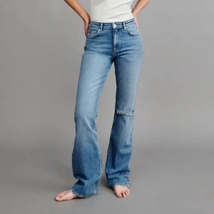 Full length flare  - Dessa har tyvärr blivit för små för mig, men dessa jeans är så snygga. Sparsamt använda, har använt dom typ 3 gånger. Kom privat för frågor 💕