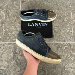 Lanvins - Säljer ett par schyssta lanvins | storlek 45 / uk11 | skick: 7/10, ytterst liten skada fram på toebox | OG: dustbag | pris: 1499kr  | frågor? Tvek inte på att kontakta oss!