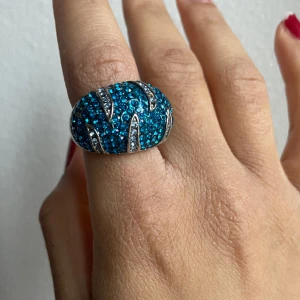 Unik ring - Ringen passar runt mitt finger som är 60mm🫶