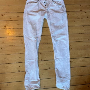 Dondup jeans - Strlk 31, Bra skick då de knappt använts, längd 173