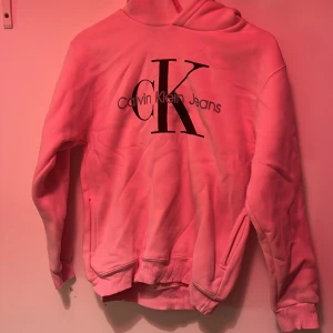 Äkta Calvin klein hoodi - Använd några få gånger ser som helt ny ut