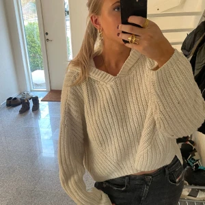 Virkad hoodie  - Jätte bra kvalitet. Går inte att köpa längre 💥💓 passar xs-m