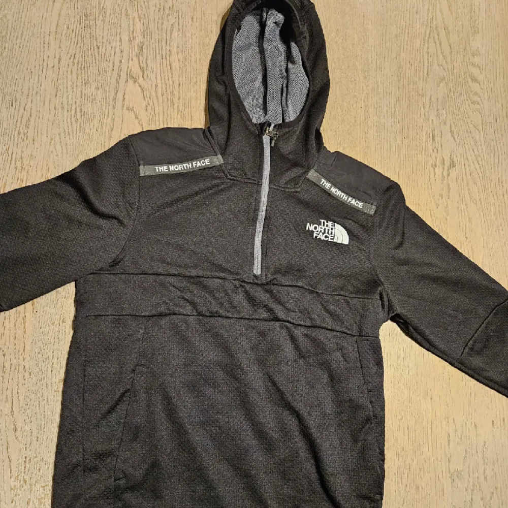 Snygg och skön The North Face hoodie. Säljer för bra pris så tveka inte!💎💯. Hoodies.