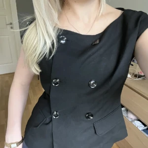 Kostymtopp - Superfin kostymtopp från NAKD☺️