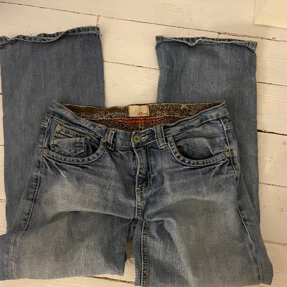 Jättesnygga vintage jeans💗 Rakt över midjan: 41 Innerben: 71. Jeans & Byxor.