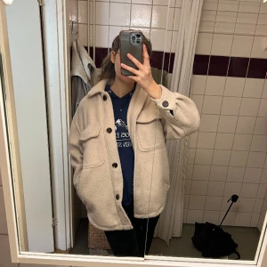 Jacka - Jättefin och bekväm vinter/vår jacka, i storlek XS men passar absolut S också! 🌷Priset kan diskuteras💬