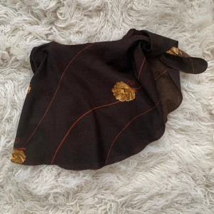 Knytkjol/sarong - Kort knytkjol, snygg att ha över jeans t.ex. 