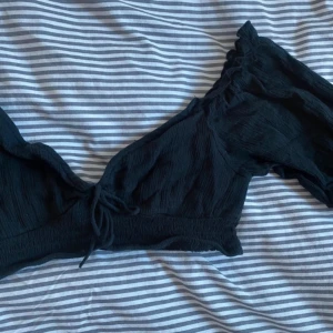 liten topp! - supersöt liten topp från asos! använd en gång.
