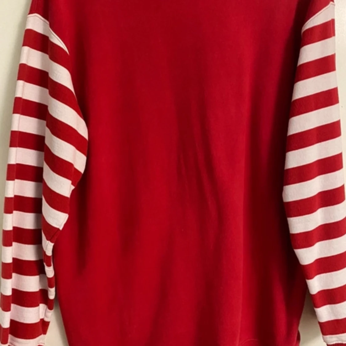 Röd tröja  - 93