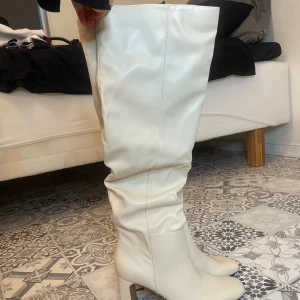 Boots - Höga boots från Bershka Stl 38 Endast använda vid ett tillfälle