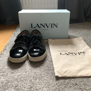Lanvins - Säljer ett par feta lanvins 9/10 skick inga defekter allt og dustbag och box ingår. Pris kan diskuteras!