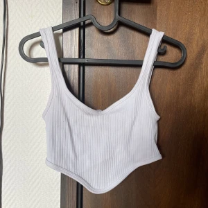 Vit topp - Jättefin topp från Zara, passar till allt🤩