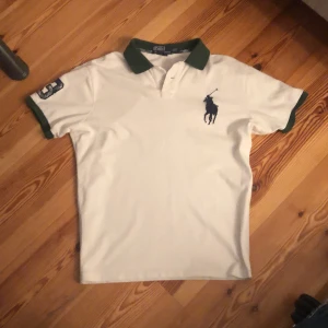 Ralph lauren piké - Knappt använd size XL men sitter som en L, skriv för frågor!