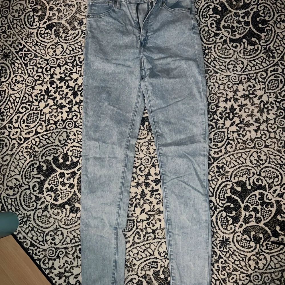 Mile high super skinny jeans från levis. Endast använda 2 gånger. Jeans & Byxor.
