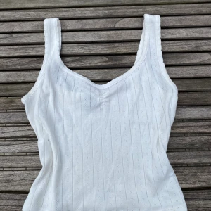 Linne - Jättefint linne från gina❤️ Jag använde den lite förra sommaren men har inte fått så mycket användning av den sen dess. 💕Tror att jag köpte den för 150 kr.