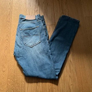 Tiger of Sweden jeans - Säljer dessa riktigt snygga slim jeans från Tiger of Sweden. Dem är riktigt bra skick och har en perfekt passform. Modellen heter Pistolero. 