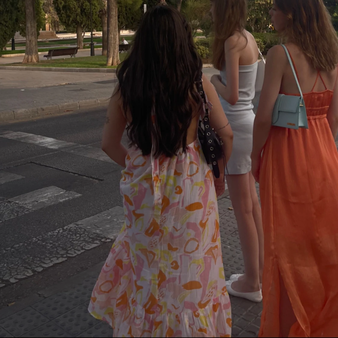 lång klänning utan rygg - 92