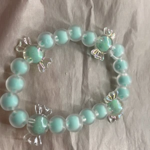 💙🦋🐬 - Egengjort armband, tråden är stretchig så passar den flesta 🌸 Går även att fixa ifall man vill ha en speciell storlek💓