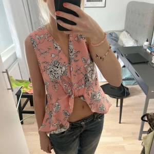 Så fin topp - Säljer denna fina toppen i bra skick⭐️använder inte längre 