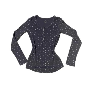 Farfarströja blå - Mysig långärmad topp med små vita blommor på. Nopprig därav priset