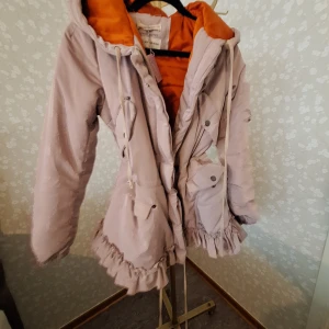 Odd molly hooded pile parka vintige i nyskick stl.1 - Nyskick