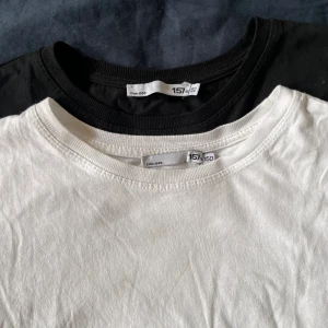 Volang t-shirt  - Säljer dessa två superfina t-shirts få dem inte kommer till användning❣️Passar perfekt nu till våren och sommaren.💓 Storleken är 150 och passar mig som är 162cm, passen en Xxs-xs💝Säljer båda tillsammans för 80kr!!