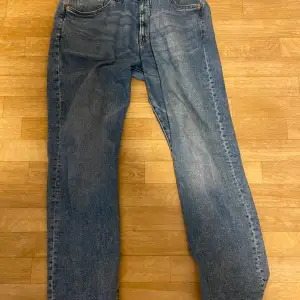 Blåa jeans från HM  36/32