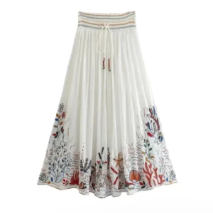 ZARA långkjol - Superfin slutsåld långkjol med havsmotiv på! Säljer pga att den inte kommer till så mycket användning❣️ Toppskick, använd ca 5 gånger, kontakta mig innan du trycker på köp nu, så vi kan diskutera, fråga vid minsta undran!!🩷 Köparen står för frakten!💘