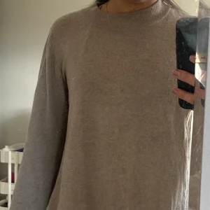 Stickad tröja  - Säljer min stickade tröja från Ginatricot.  