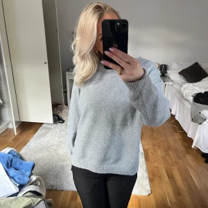 Stickad tröja - Stickad tröja😊xl men sitter som s då den är liten i storleken 