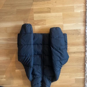 Dunjacka - Fin svart dunjacka