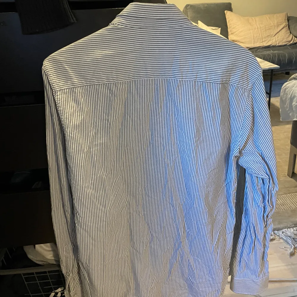 Henri Lloyd skjorta i storlek M. Skjortor.