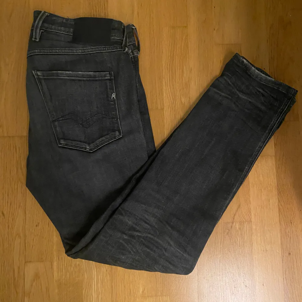 Replay Anbass jeans | Grymt skick utan defekter | W32 L32 | Nypris: 1999, pris ej slaget i sten! | Fraktar dagen varan köps (00-22) | Hör av dig vid mindta fråga eller fundering🙌. Jeans & Byxor.