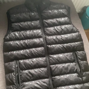 Luviton väst - Den är använd 1 gång 