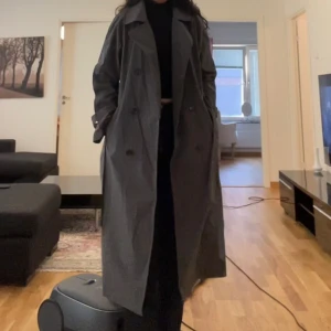 kappahl - Använd en gång och är perfekt för sommar och vår, den är köpt från selpy 