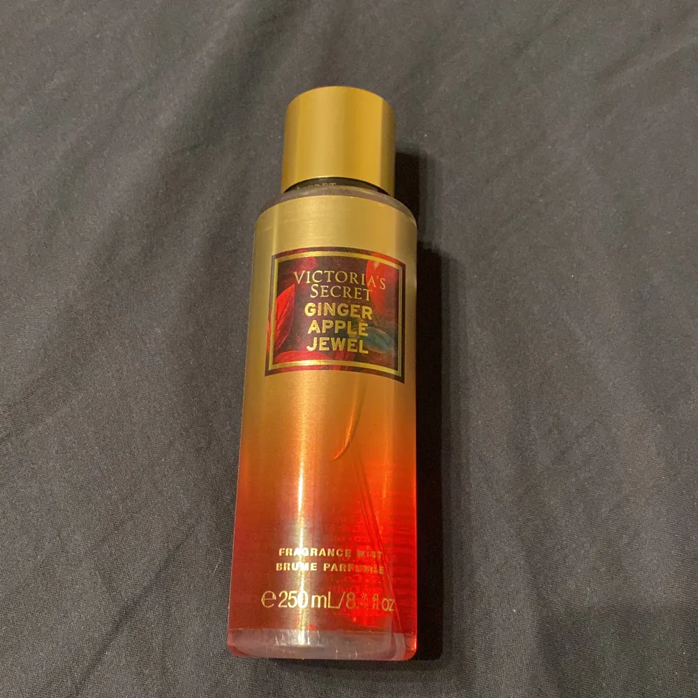 Säljer en body mist från Victoria’s secret då jag inte har fått någon användning av den, den är i bra skick och ingen har använt den innan🩷(ursprungspris ca 300). Övrigt.