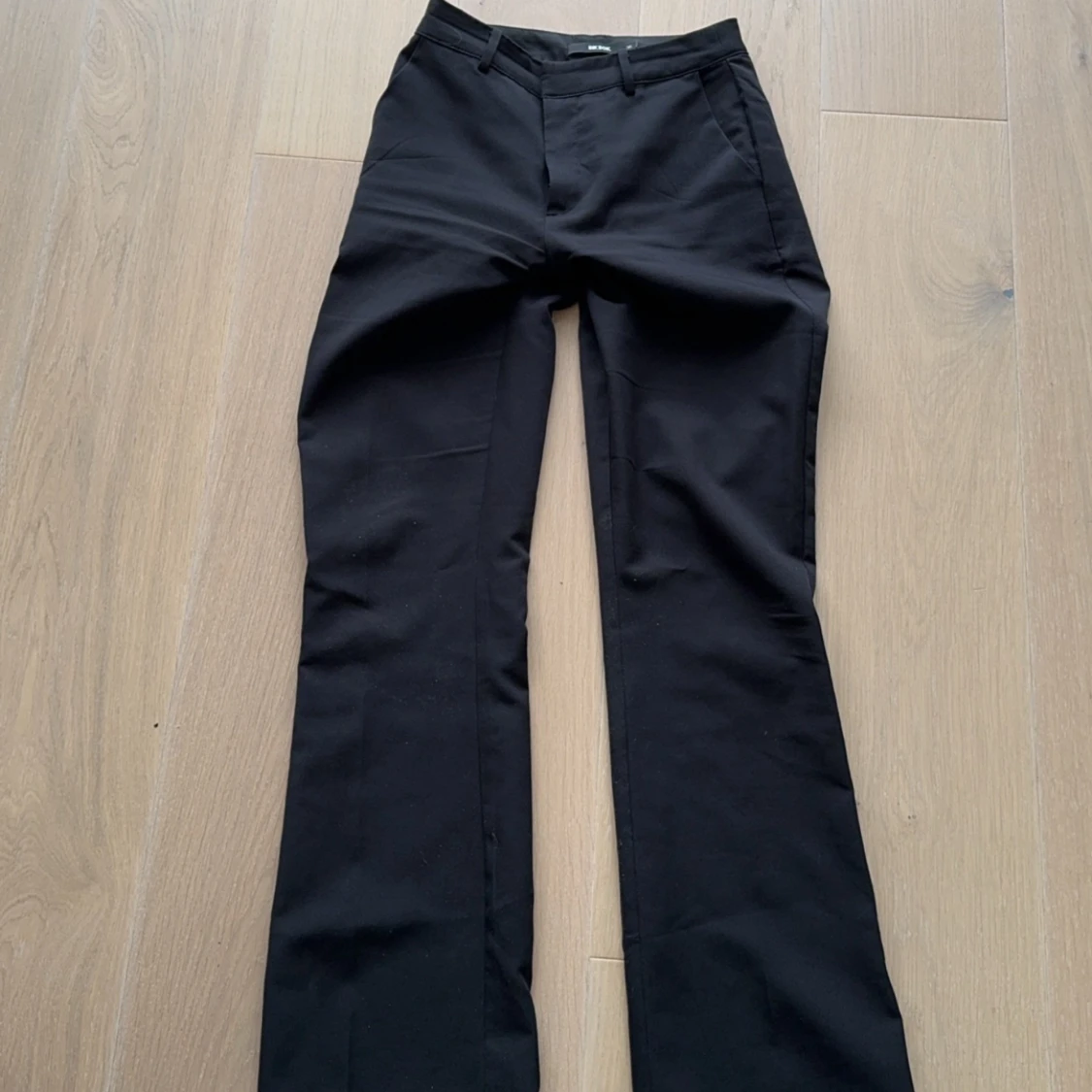 Midwaisted svarta kostymbyxor - 90