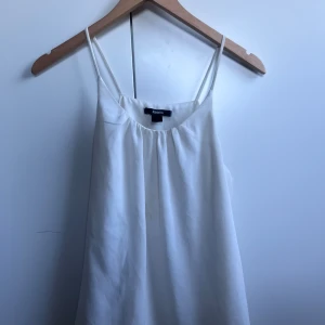 söt topp - Jättesöt blus/topp från Esmara i storlek S. Använd ett fåtal gånger, inga defekter💞