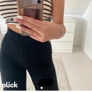 Kostymbyxor  - Säljer pga för små på mig💕 Strl 34 och i relativt fint skick. Säljer för 100kr + frakt