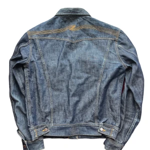 Nudie Jeans jeansjacka - Vintage Nudie Jeans jeansjacka i storlek S. Okej skick med åtanke på dess ålder. DET är en vintage jacka därav inte perfekt skick.