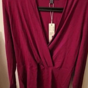 Helt ny blus - Helt ny och oanvänd blus strl s/m