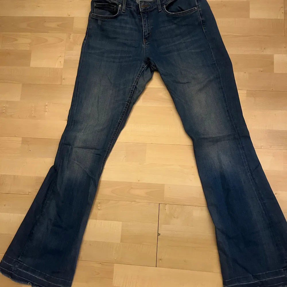 Low waist jeans, mörkblåa, långa (jag är 176 cm) (Frakt ingår ej). Jeans & Byxor.