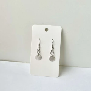 Örhängen  - Nickelfria, handgjorda örhängen tillverkade av Smyck UF  (Oanvända) 