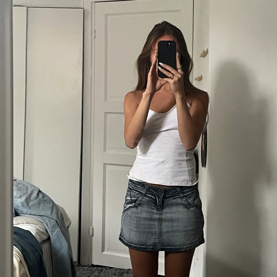 Lågmidjad jeanskjol